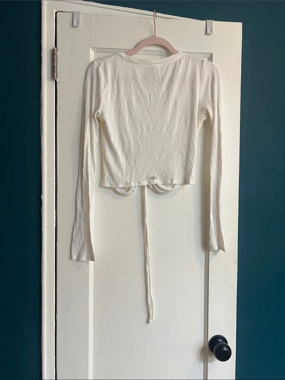 **WORN ONCE** ALO Yoga Cream Ribbed V‑Neck Ruched Long‑Sleeve Crop Top